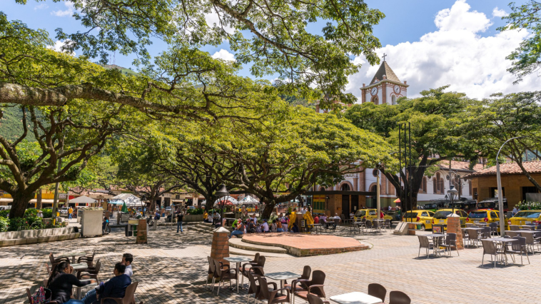 Parque principal del municipio de Ciudad Bolívar. Foto: Antioquia es Mágica