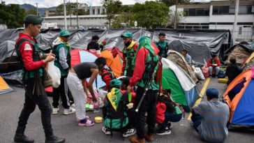 Indígenas Embera llegaron a un acuerdo con el Gobierno y regresarán a sus territorios Gustavo Petro anunció que se llegó a un acuerdo con las comunidades Embera, quienes regresarán a sus territorios en Risaralda, Cauca y Chocó tras una mesa de diálogo.