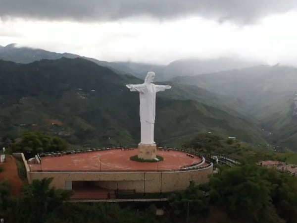 La asombrosa historia detrás de la construcción del Cristo Rey: inicialmente existían dos modelos