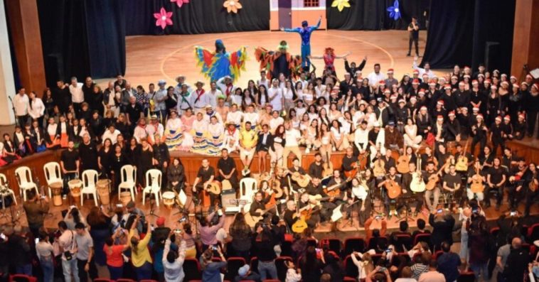 La diversidad cultural de Colombia en un solo escenario: 210 artistas brillaron en ‘Viajando por Colombia’