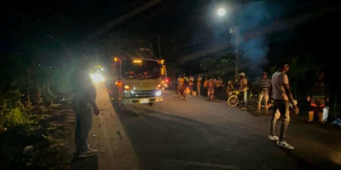 Levantan bloqueo de la vía Pasto - Tumaco