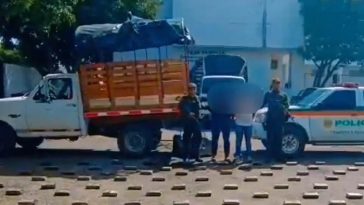 Llevaban caleta de droga en una camioneta