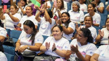 Más de 500 mujeres participaron del evento de conmemoración del #25N