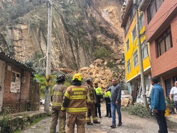 Mujer relató cómo se salvó de quedar sepultada por un derrumbe en Bogotá: «Salí corriendo hacia la última habitación»