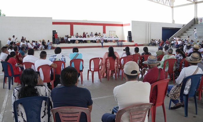 Durante la mesa, las autoridades indígenas hicieron énfasis en la necesidad de garantizar el transporte escolar oportuno y adecuado.