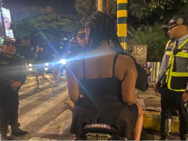 Controles de tránsito en Cali durante la noche de Halloween.