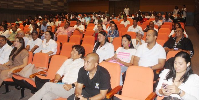 Con muy poco público se realizó en Riohacha el Primer Foro de Desarrollo de La Guajira, con presencia de la institucionalidad político administrativo y la empresa privada.