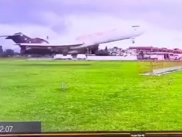 Revelan video del momento en que un avión chocó con antena del aeropuerto El Dorado durante el despegue