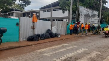 Trabajadores de obra  en sede universitaria protestan por falta de pago