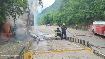 Tragedia en la vía Apulo-La Mesa: conductor fallece calcinado tras accidente