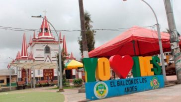 Tres candidatos compiten por la alcaldía de Iles este domingo