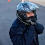 ¡Motorizados a ponerse el casco!