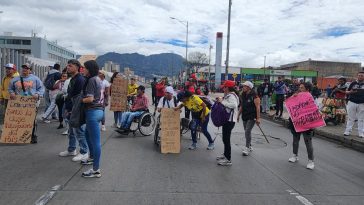 ¿Qué pasó con los vendedores informales en el Ricaurte? En un completo mercado persa, donde el desorden y el caos reinaban, se había convertido el túnel de la estación de TransMilenio de Ricaurte, ubicada en la calle 13 con carrera 30 (Los Mártires).