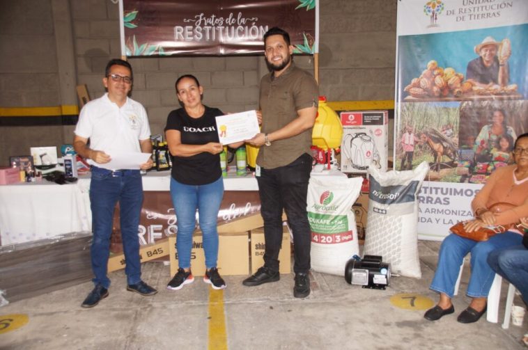 Beneficiarios de la restitución de tierras en Norte de Santander reciben proyectos productivos para iniciar emprendimientos