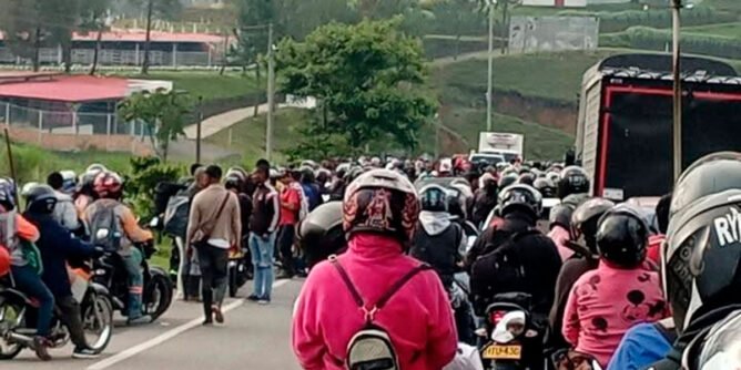 Bloqueo de la vía Panamericana, entre Popayán y Cali