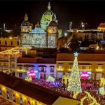 Cartagena se ilumina con la magia de la Navidad: locales y turistas se toman la Ciudad Colonial