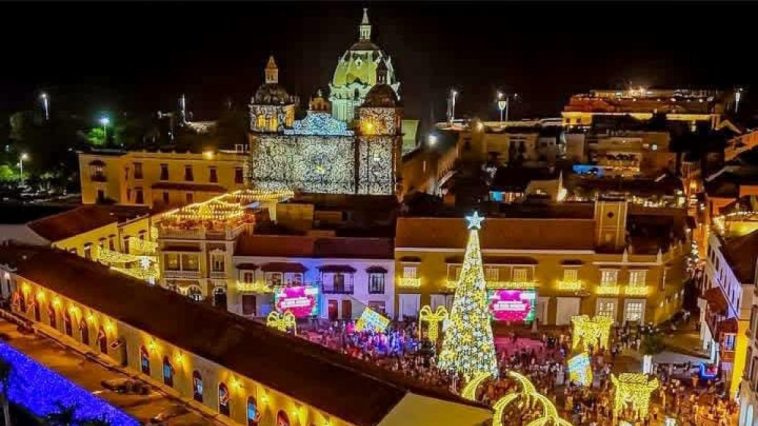 Cartagena se ilumina con la magia de la Navidad: locales y turistas se toman la Ciudad Colonial