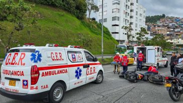 Choque de dos motos en la avenida Kevin Ángel dejó dos mujeres lesionadas