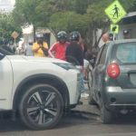 Choque entre camioneta y carro en la calle 30 con carrera 7