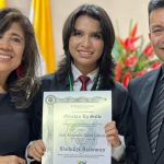 Colegio de Cali con mejor Icfes del país en calendario B; en Valle, una de las mejores alumnas