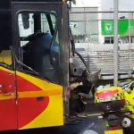 EN VIDEO: Así fue el choque entre dos buses de TransMilenio que dejó varios heridos en la calle 80 Un choque entre dos buses de TransMilenios dejó, al menos 7 heridos. Uno de los viajeros era una mujer en embarazo.