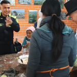 El patrullero que decidió aprender y enseñar la lengua de señas en Nariño