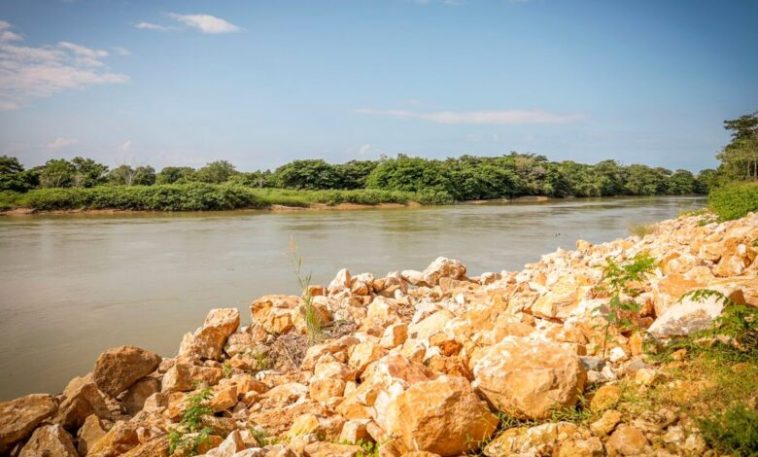 Gobernador hizo petición a Urrá para acabar con inundaciones por cambios en el río