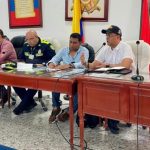 Aspecto del consejo de Gobierno liderado por el gobernador de La Guajira, con presencia de comandante de Policía y los alcaldes de Maicao y Albania.