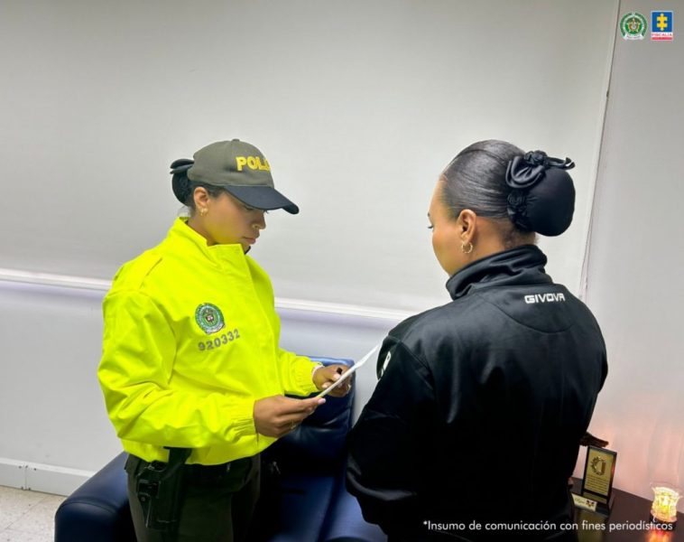 En las fotos se ven a uniformados de la Policía Nacional materializando las capturas de los procesados en distintos lugares del país.