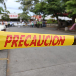 Macabro hallazgo: mujer fue asesinada y tirada dentro de un contenedor en vía pública de Medellín