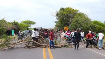 SOS piden los comerciantes de Maicao, que a los problemas sociales se le busque otra alternativa para protestar porque los bloqueos de vías los tiene quebrados.