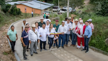 Obras viales para cafeteros de Acevedo fueron entregadas 