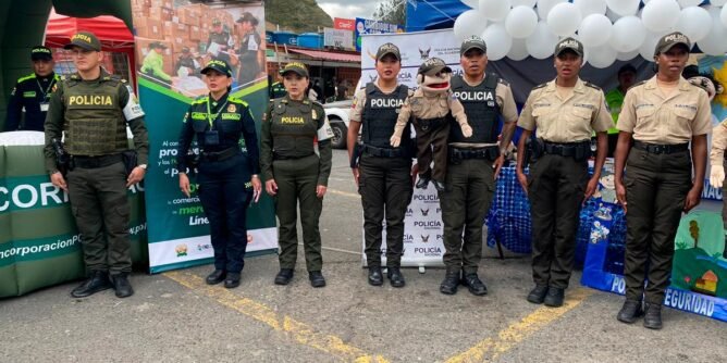 Policías de Colombia y Ecuador trabajan unidos por una frontera segura y en paz