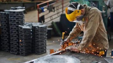 Trabajadores piden que la productividad laboral por hora sea base del ajuste del mínimo