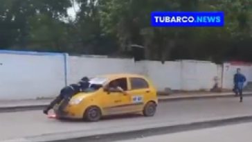 Taxista y agente de tránsito.