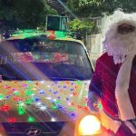 Un Papá Noel en taxi que alegra las calles de Santa Marta en estas fiestas de Navidad