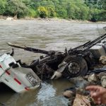 Un tractocamión cayó al río Cauca en la vía Manizales – Medellín