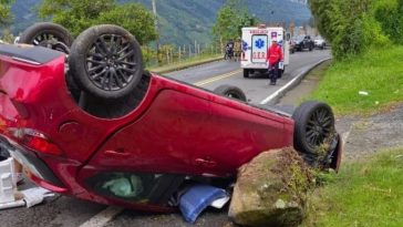 Una mujer lesionada dejó accidente de vehículo en la antigua vía Manizales – Chinchiná