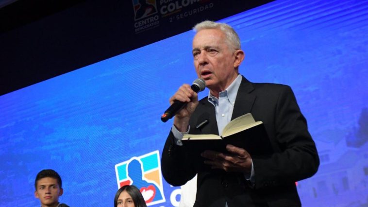 Uribe vuelve a arremeter contra la JEP por hallazgos en 'la Escombrera': 'Miente con su discurso político'