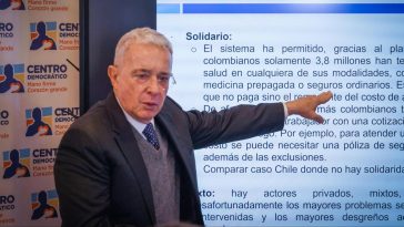 'El propósito del gobierno Petro es destruir el sistema de salud, con o sin reforma': Álvaro Uribe