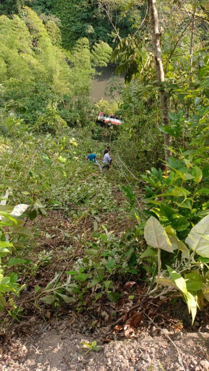 Accidente de bus en vía La Peña-Tobia deja al menos 4 muertos Bomberos de Cundinamarca reportaron un grave accidente de tránsito en la vía La Peña - Tobia. Esto es lo que se sabe.