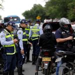 Agente de tránsito fue arrastrado por una moto y tuvo que ser ingresado a urgencias en Pance, en el sur de Cali