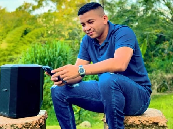 Asesinan al cantante Dávinson Gaviria en Cauca.