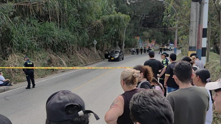 Asesinaron a un hombre dentro de un vehículo particular en la entrada a Girardota, Antioquia