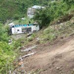 Aumenta a 13 el número de víctimas fatales en accidente de bus en Nariño Videos muestran cómo terminó el bus de turismo tras caer por un abismo de aproximadamente 50 metros. Esto es lo que se sabe sobre las víctimas mortales y los heridos.