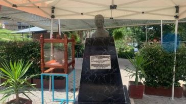 Buscan a quienes vandalizaron la estatua de Acevedo y Gómez