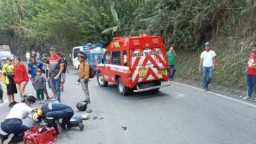 Choque de moto y furgón en la Troncal de Occidente dejó un lesionado