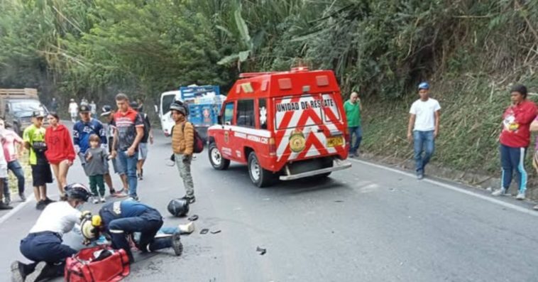 Choque de moto y furgón en la Troncal de Occidente dejó un lesionado