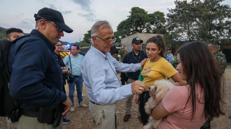 Citan al Ministro de Defensa a debate de control político en el Congreso por cese de operaciones de helicópteros Black Hawk