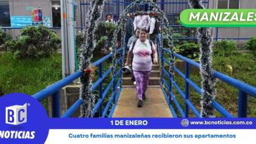 Cuatro familias manizaleñas, damnificadas por el invierno de 2017, reciben las llaves de su nuevo apartamento